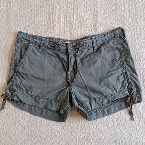 👖Levi's Low Slouch Shorts - Gray - Special Edition - Good